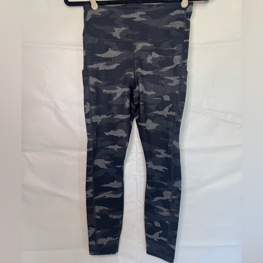 Athleta The Ultimate Tight Women’s Gray and Black Camo Leggings